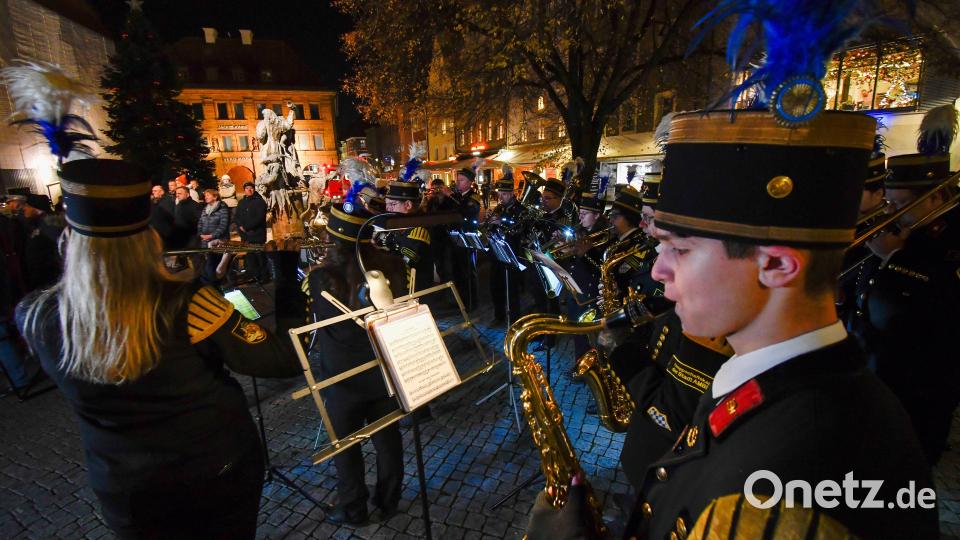 Die Amberger Knappschaftskapelle steuerte die Musik bei. Bild: Petra Hartl