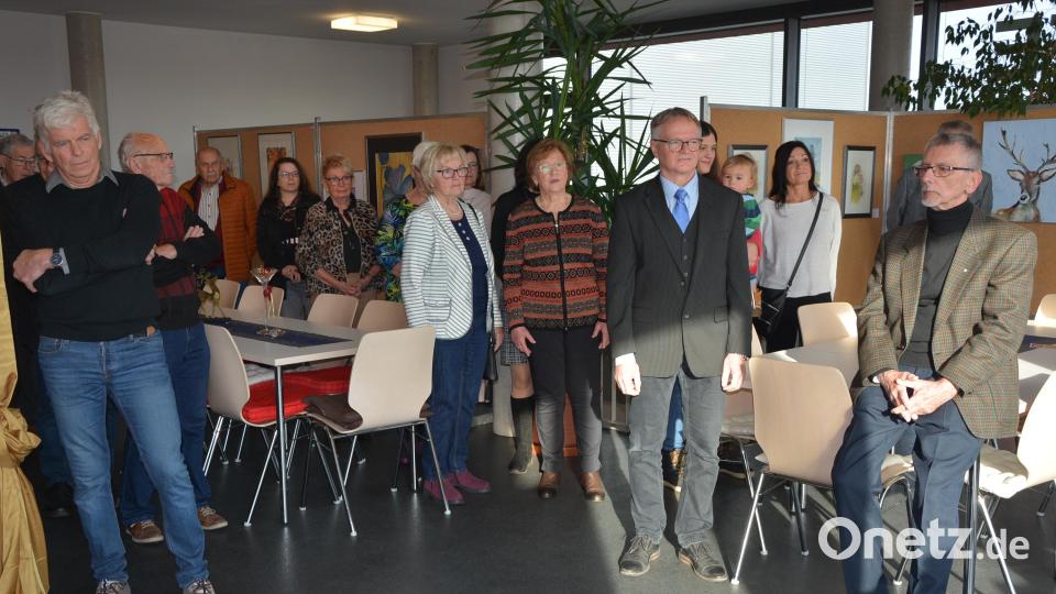 Viele Besucher waren zur Vernissage ins Museumscafé gekommen. Bild: jr