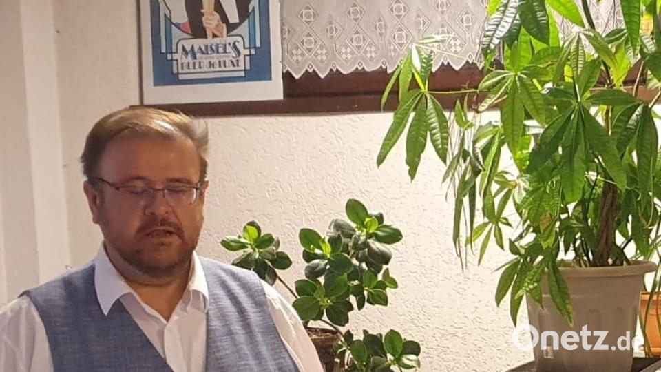 Bürgermeister Hans Walter sprach über die Entwicklung der Gemeinde. Bild: jsa