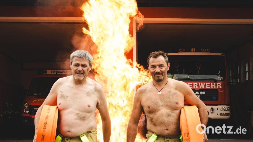 Der Lieblingsmonat von Hobby-Fotograf Georg Hirmer zeigt die beiden Vorstände Andreas Albrecht und Josef Meißner bei einem besonderen &quot;Einsatz&quot;. Bild: Georg Hirmer