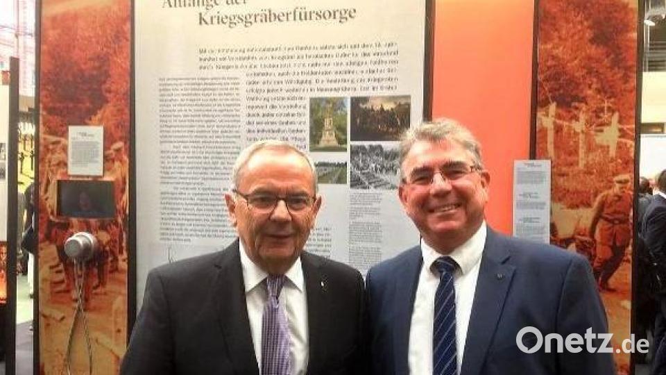von links: Norbert Bücherl, General a.D. Wolfgang Schneiderhan beim Festempfang 100 Jahre Volksbund 16. September 2019 Auswärtiges Amt Berlin Bild: Bücherl