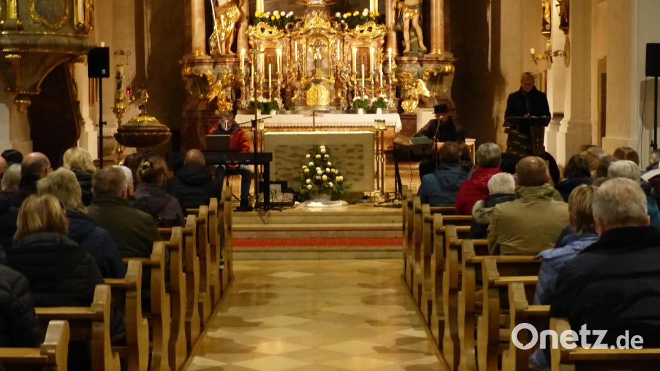Hubert Treml und Christoph Seidl in der Pfarrkirche in Erbendorf. Bild: Pfarramt Erbendorf/exb