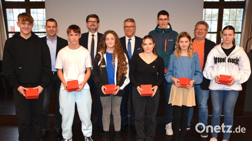 Sechs Schulmannschaften waren auf Oberpfalz- und Bayernebene in den Disziplinen Eisschnelllauf, Schwimmen, Tischtennis, Leichtathletik und Tanzen erfolgreich. Bild: jr
