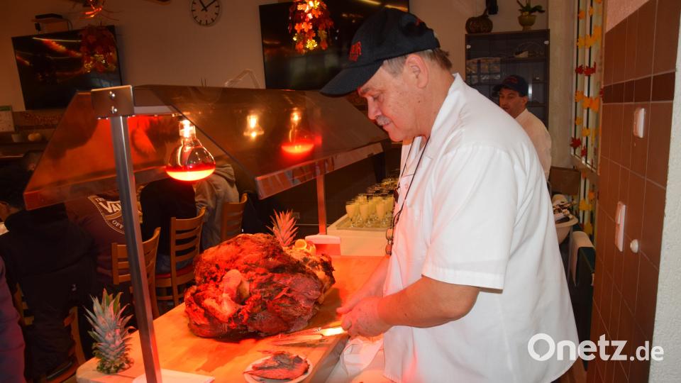 Zum Thanksgiving-Dinner gehörte bei der US-Army in Hohenfels auch der traditionelle Truthahn. Für den Hohenfelser Turkey reichten heuer 20 Kilogramm nicht ganz aus. Bild: bö
