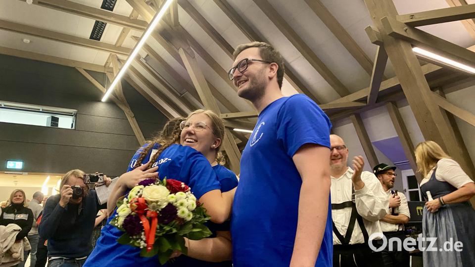 Gegen 19 Uhr standen die Sieger fest: Selina Gürtler und Christian Schwabe von der Ritzenfelder Kirwa. Bild: gri