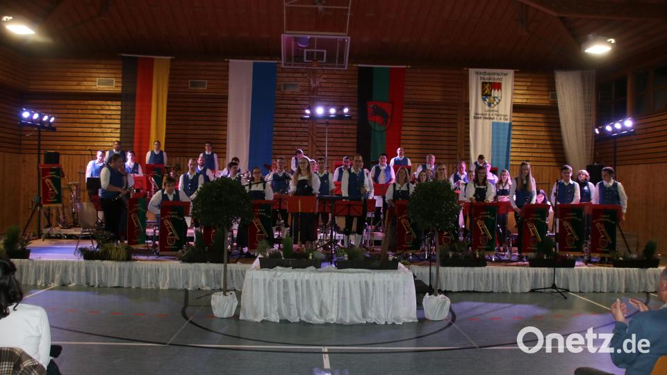 Ein Konzert mit viel Abwechslung erlebten viele Zuhörer in der Witron-Sporthalle. Bild: sne
