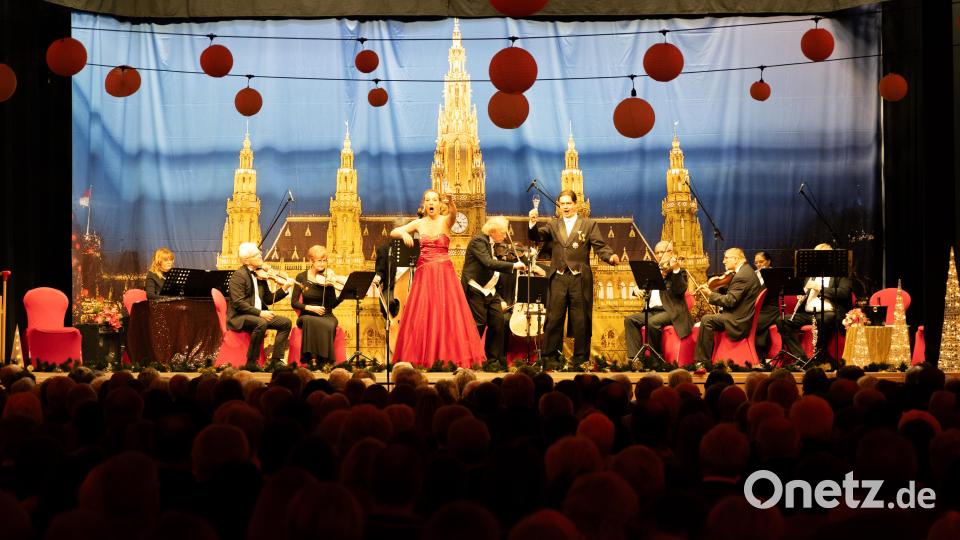 Die &quot;Wiener Operetten Weihnacht&quot; in der Stadthalle Erbendorf. Bild: rw