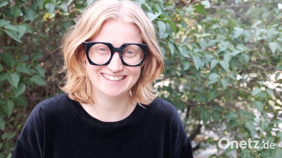 Die 24-jährige Nora Kellner möchte mit ihrem Buch ihr Trauma aufarbeiten. Sie wurde Opfer sexualisierter Gewalt. Die Studentin möchte wachrütteln, damit sexualisierte Gewalt gegen Frauen und andere Personen nicht als Kavaliersdelikt abgetan wird. Bild: Helene Franke