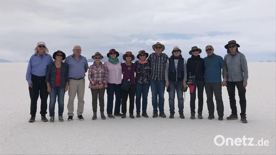 Die Gruppe im Salzsee bei Uyuni, der größer als Niederbayern ist. Bild: mma