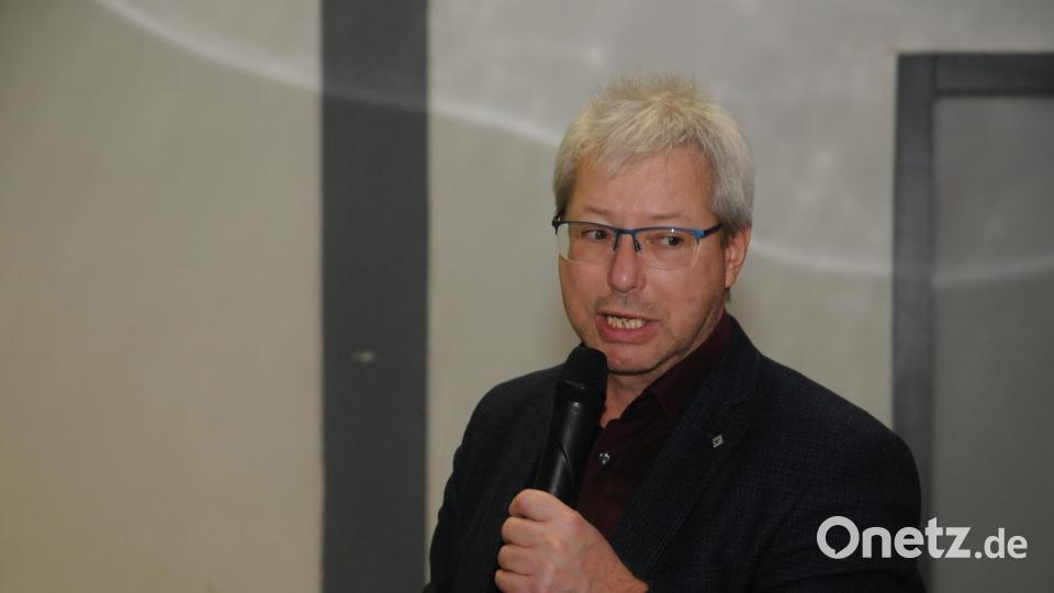 Steffen Schneider vom Amt für Ländliche Entwicklung in Tirschenreuth hielt den Einführungsvortrag. Bild: ge