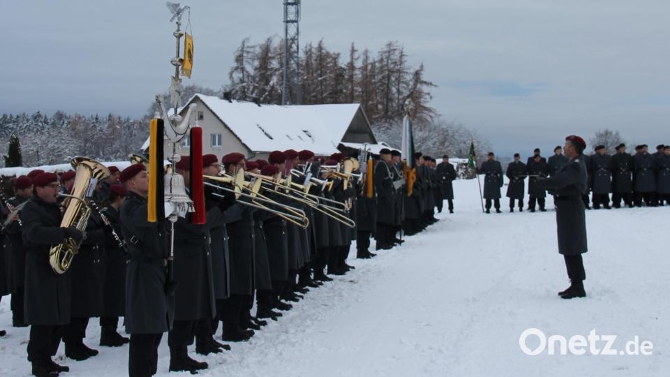 Das Heeresmusikkorps umrahmt das Gelöbnis musikalisch. Bild: dl