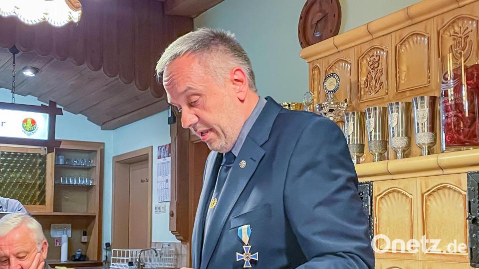 Thomas Semba am Rednerpult. Bild: Gemeinde Kastl bei Kemnath/exb