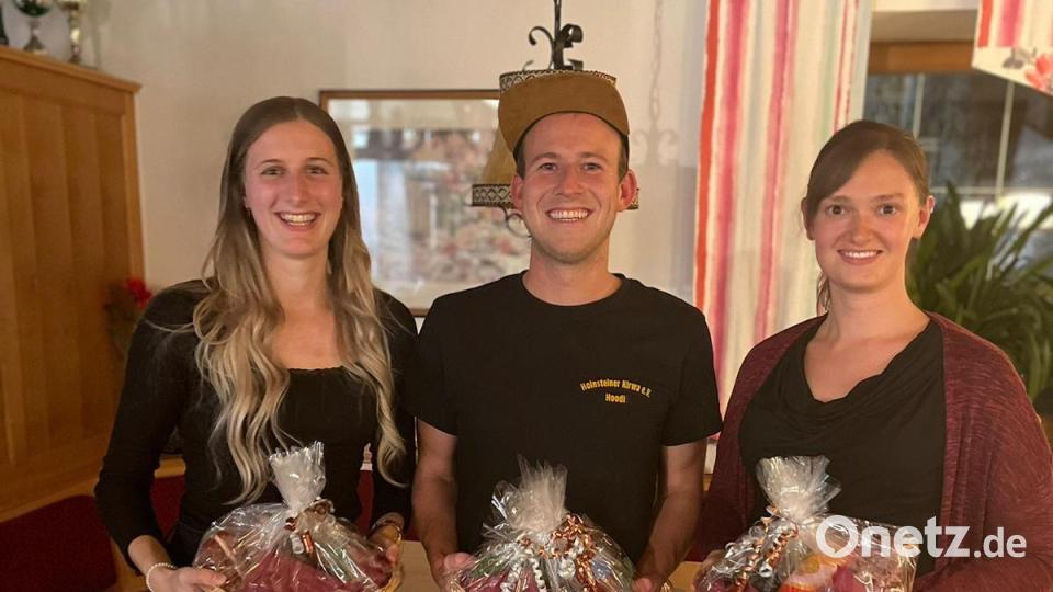 Die drei ausgeschiedenen Vorstandsmitglieder Martina Schwab, Bernd Holzwarth und Sabrina Sebald. Bild: lei