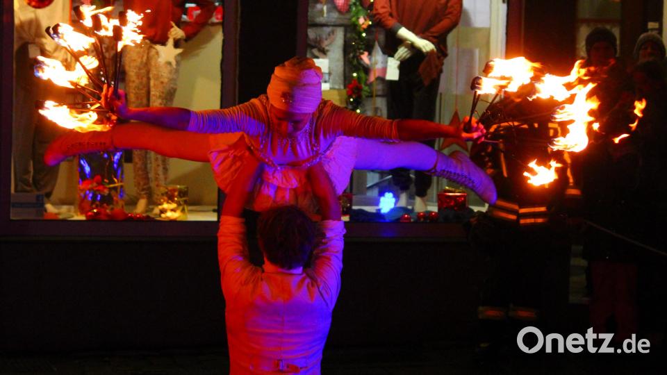 Das Duo "Lux Aeterna" sorgte für eine gelungene Feuer-Tanz-Performance. Bild: stg