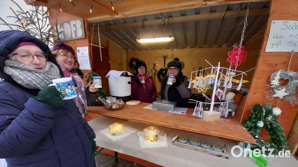 Glühwein zum Aufwärmen ist gefragt an kalten Tagen. Bild: hka