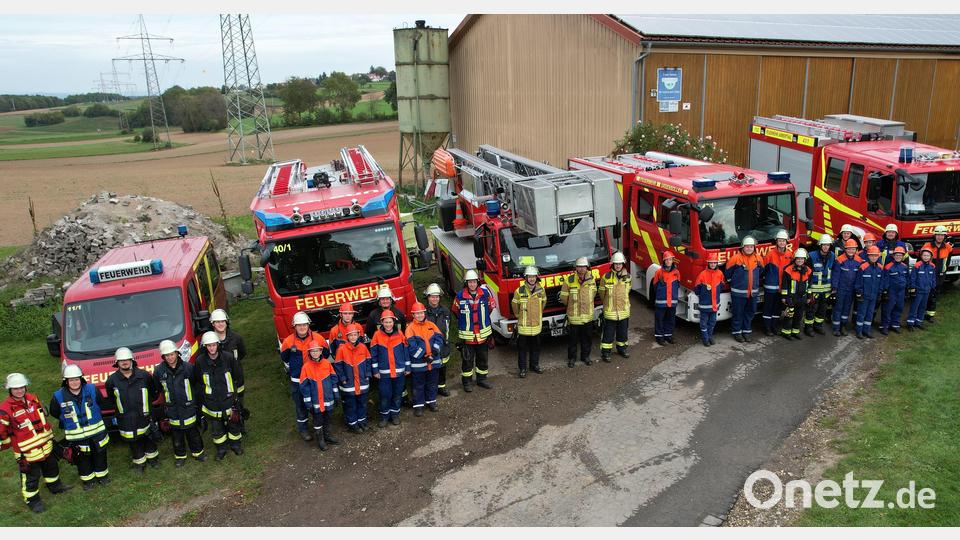 Beim Ausbildungstag der Feuerwehr Ursensollen wirkten die Jugendfeuerwehr Ammerthal und eine Abordnung der Feuerwehr Amberg mit. Bild: Josef Graml / FF Ursensollen