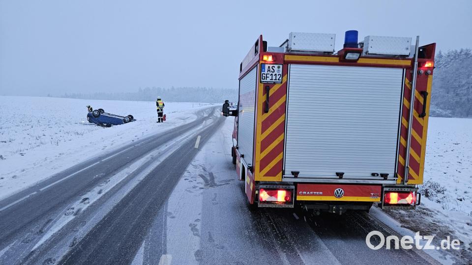 Nach mehreren Unfällen im Kreisgebiet , wie hier auf der AS 22 bei Diebis, mahnen Polizei und Feuerwehr zu höchster Vorsicht im Straßenverkehr. Bild: Kreisbrandinspektion