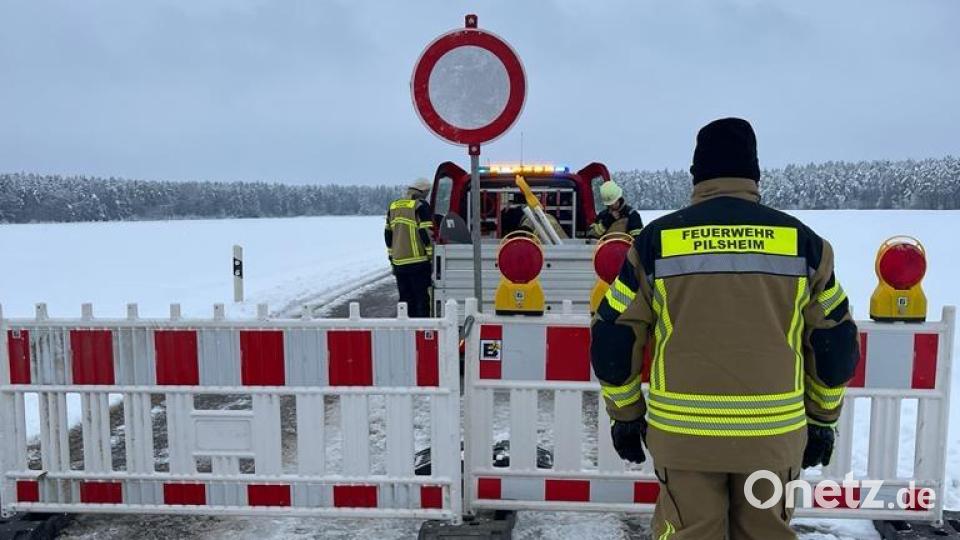 Schnee sorgt für zahlreiche Feuerwehreinsätze im Landkreis Schwandorf. Bild: Kreisbrandinspektion LKr. Schwandorf – Feuerwehr Pilsheim/exb