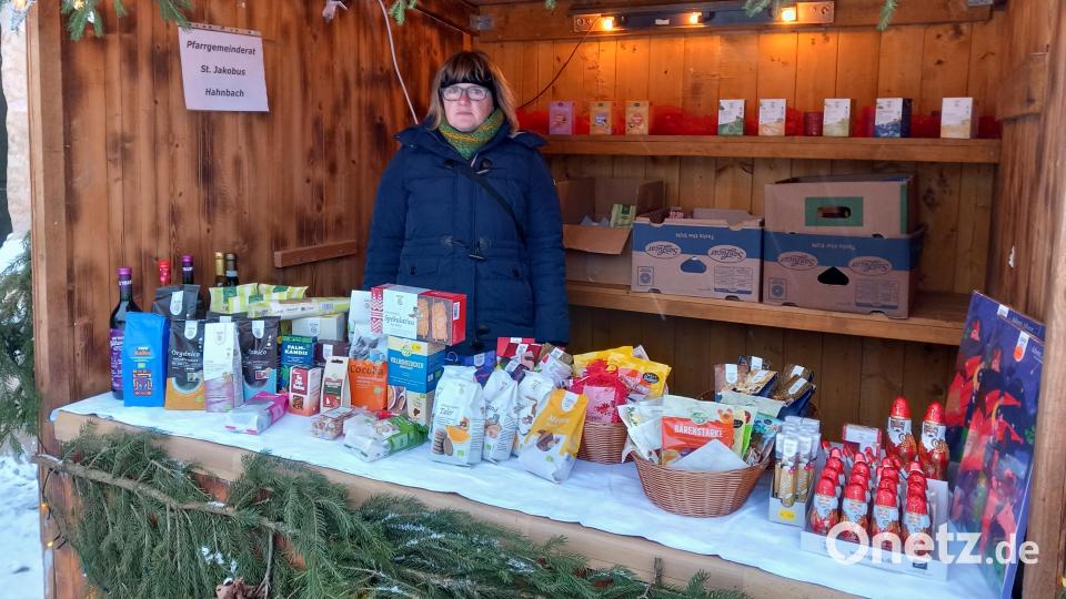 Der Pfarrgemeinderat bot Artikel aus dem Eine-Welt-Laden an. Bild: hka