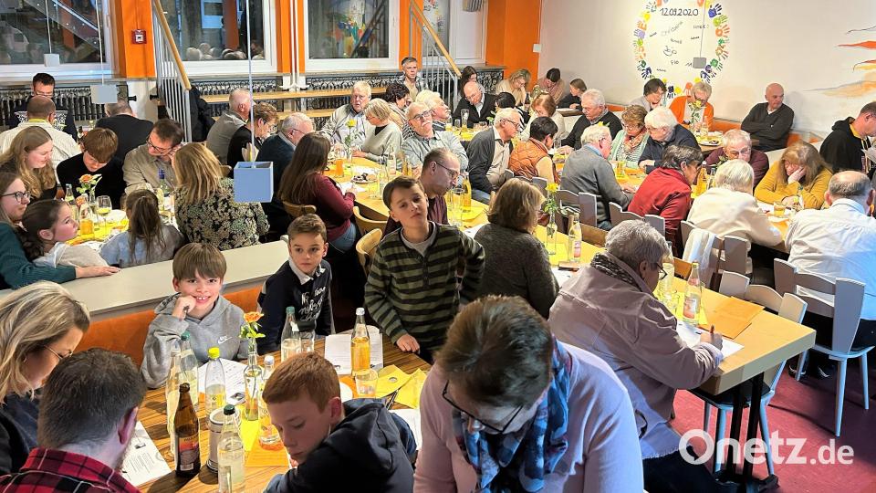 Bei einem Quiz waren alle mit Feuereifer dabei, die Fragen zu beantworten. Bild: rgr