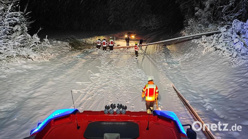 Schnee sorgt für zahlreiche Feuerwehreinsätze im Landkreis Schwandorf. Bild: Kreisbrandinspektion LKr. Schwandorf – FF Schwarzhofen/exb