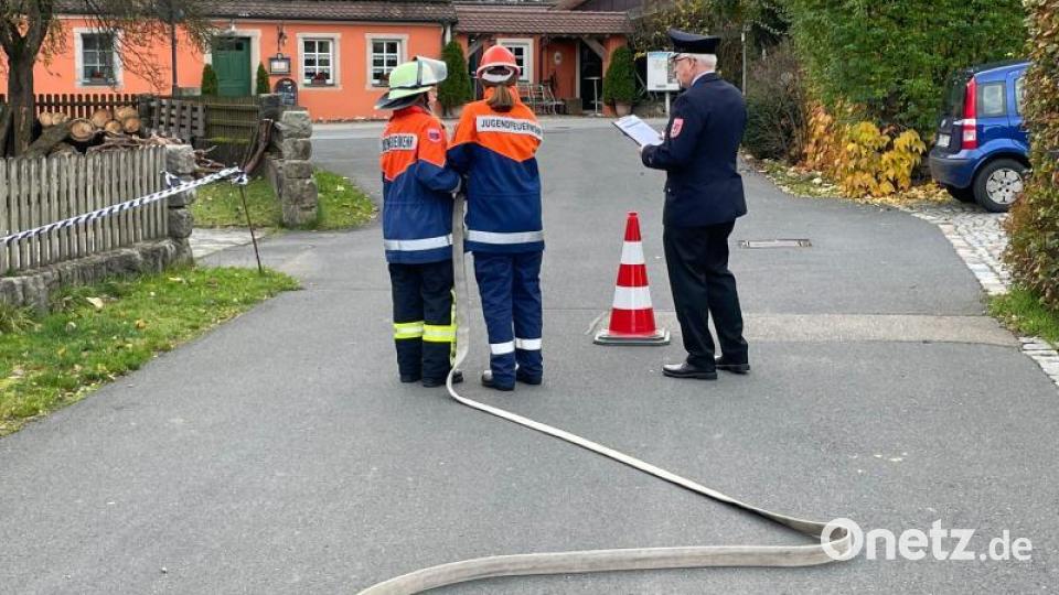 Wissenstest der Jugendfeuerwehr im Bereich 3/1 in Hammerles Bild: Angelina Dagner (FF Hammerles), Fabian Schreffl (FF Parkstein)/exb
