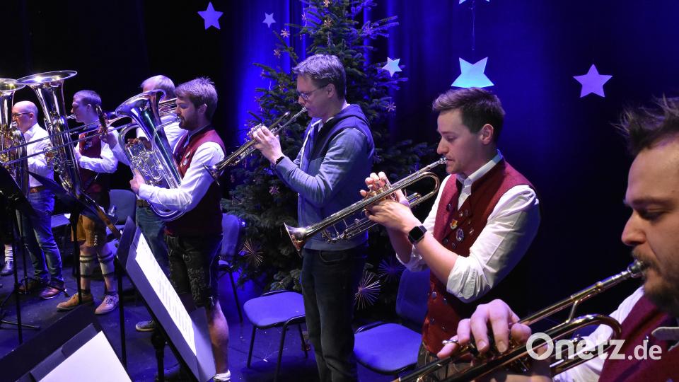 Die Herzensblecher traten beim 43. Amberger Adventssingen im Stadttheater auf. Bild: Stephan Huber