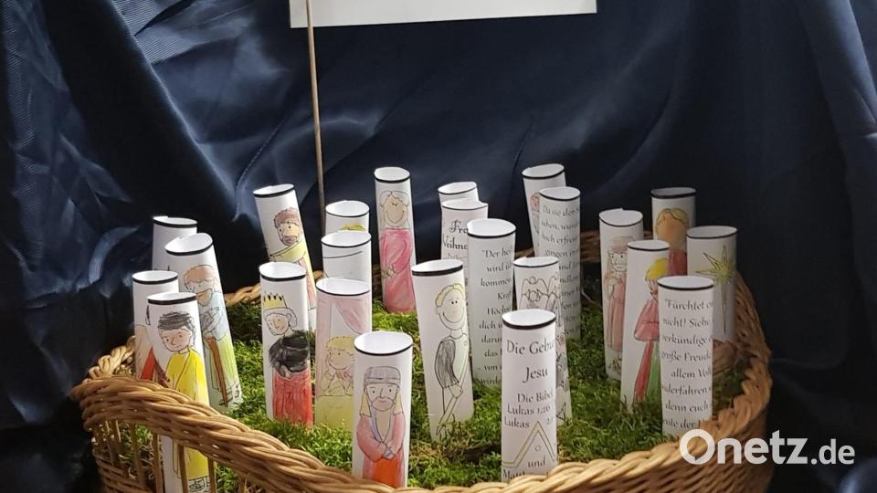 Die Schüler der Grundschule haben 12 Stationen des Krippenweges selbst gestaltet. Dabei ließen sie ihrer Kreativität freien Lauf. Bild: Marianne Stangl, Krippenverein Tirschenreuth