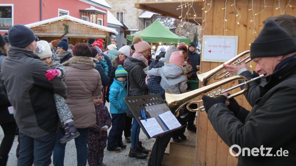 Besinnliche Töne der Marktbläser hört man beim Adventsmarkt. Bild: tja