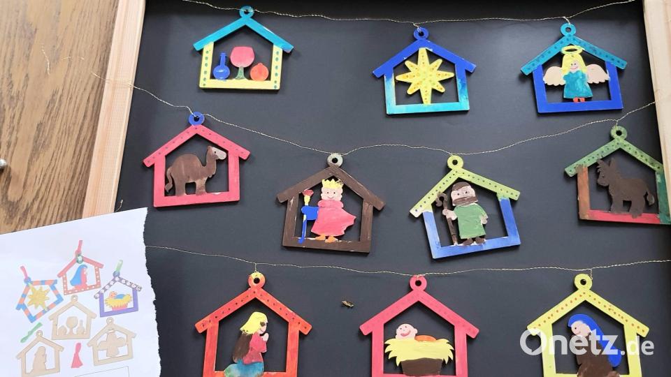 Die Schüler der Grundschule haben 12 Stationen des Krippenweges selbst gestaltet. Dabei ließen sie ihrer Kreativität freien Lauf. Bild: Marianne Stangl, Krippenverein Tirschenreuth