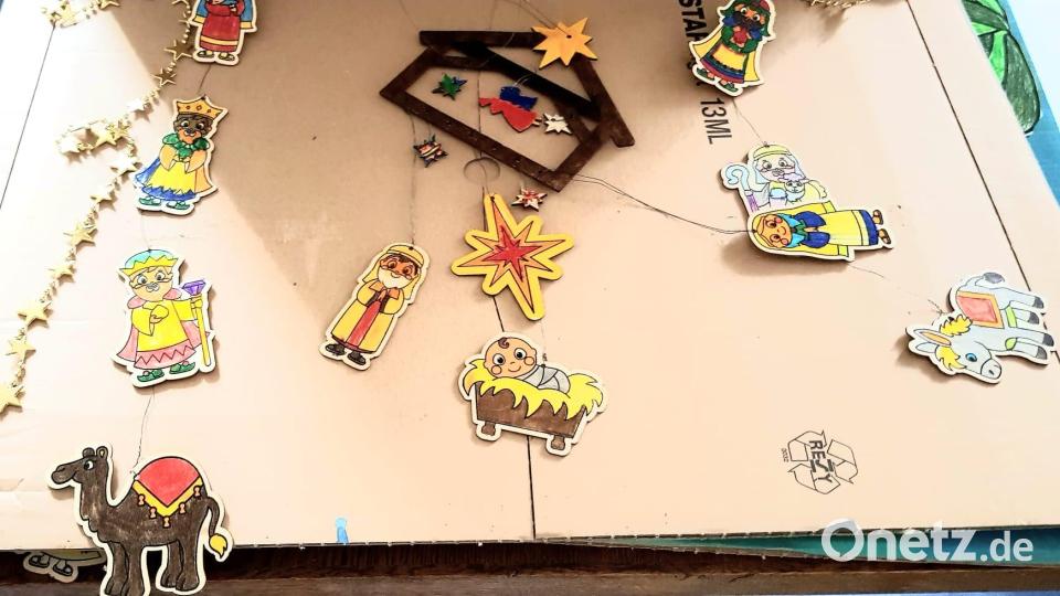 Die Schüler der Grundschule haben 12 Stationen des Krippenweges selbst gestaltet. Dabei ließen sie ihrer Kreativität freien Lauf. Bild: Marianne Stangl, Krippenverein Tirschenreuth