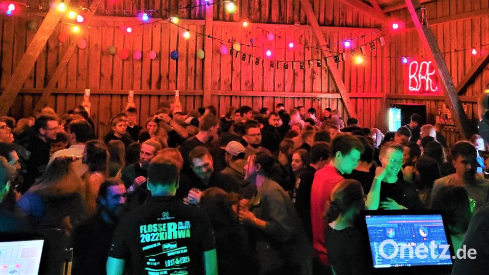 Wenn in Hannersgrün die Plattenparty steigt, dann ist der „Gosl-Stodl“ randvoll mit Besuchern aller Altersgruppen. Da wird bis spät abends fröhlich gefeiert. Bild: jml