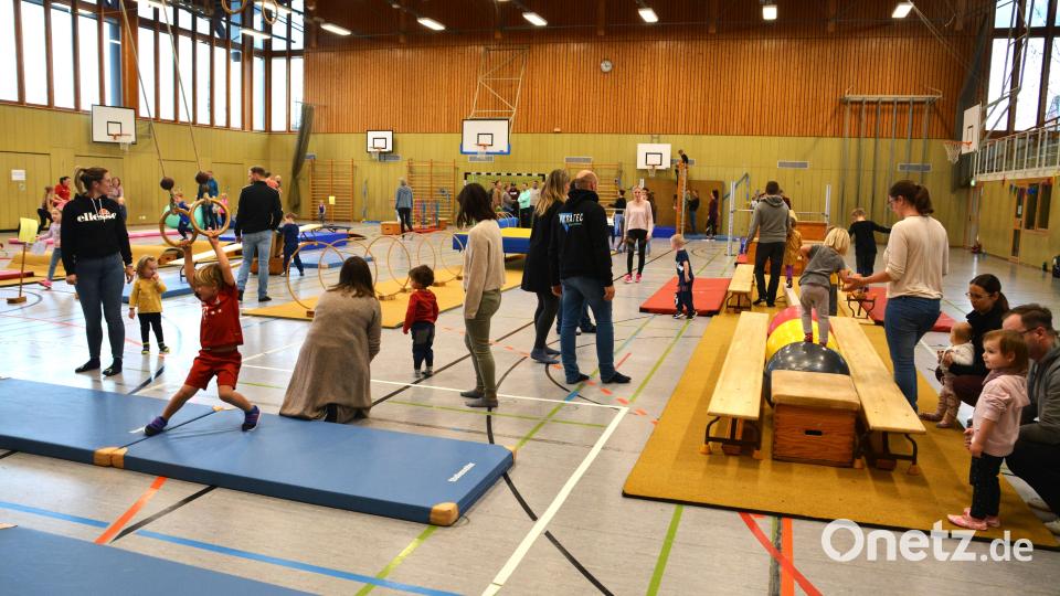 Die ganze Turnhalle ein großer Abenteuerspielplatz Bild: fdl
