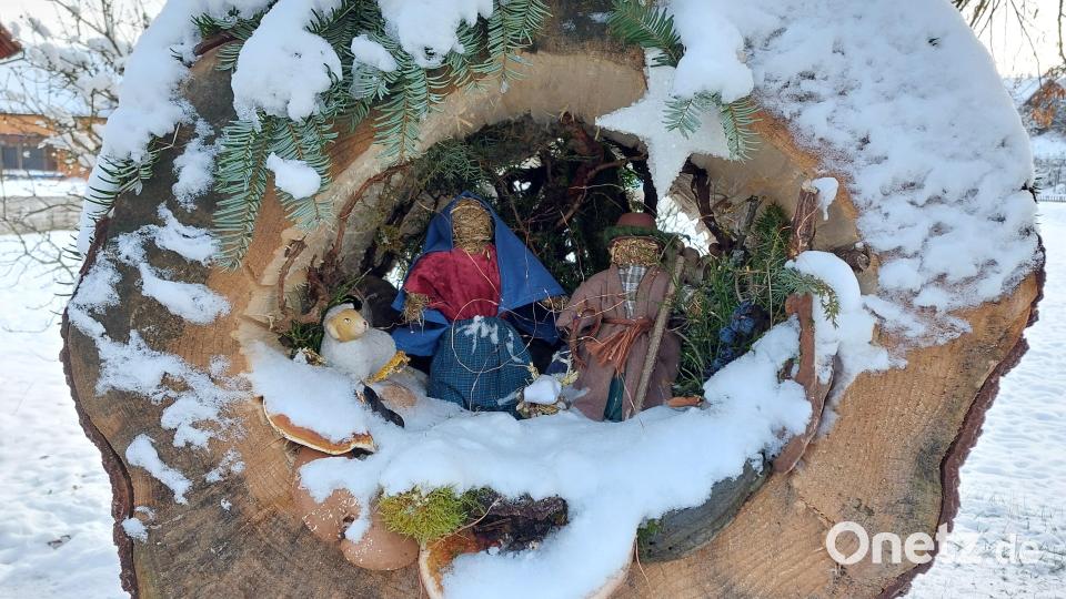 Krippen weisen den Weg auf Weihnachten hin. Bild: Hannelore Stielper/exb