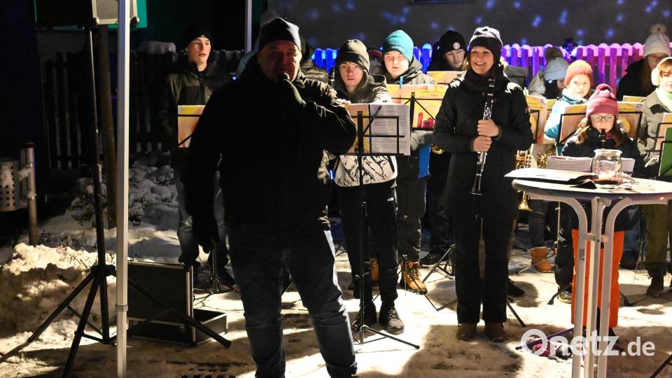 Vereinskartell-Vorsitzender Thomas Klier begrüßte die Besucher von &quot;Pirk leuchtet&quot;. Bild: kki