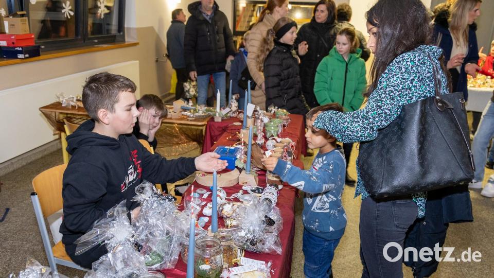 Weihnachtaktionstag an der Lobkowitz-Realschule Bild: Tobias Neubert/exb