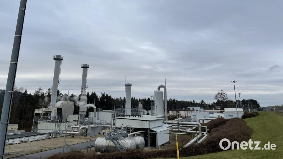 Der Gasspeicher bei Pruppach, vieles wird dort abgebaut, die Betriebsgebäude im Hintergrund bleiben. Die Gemeinde Hirschbach hat diese angeblich gekauft. Der Königsteiner Bürgermeister Jörk Kaduk könnte sich vorstellen, dass sein Bauhof dort mit hinziehen könnte. Bild: lei