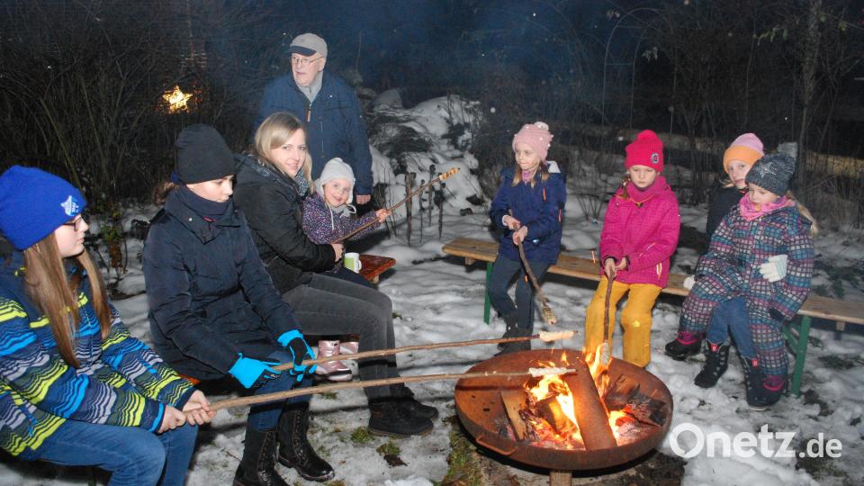 ...oder an der Feuerschale Stockbrot backen. Bild: tss