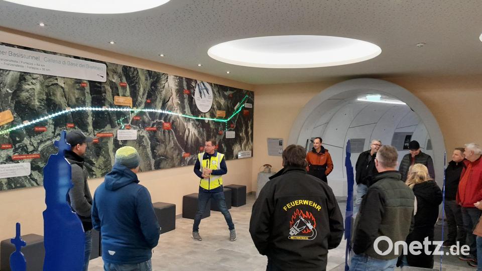 Eine Gruppe der Feuerwehr Mitterteich besichtigte das Infozentrum und die Baustelle des künftigen Brenner-Basistunnels. Bild: Feuerwehr Mitterteich/exb