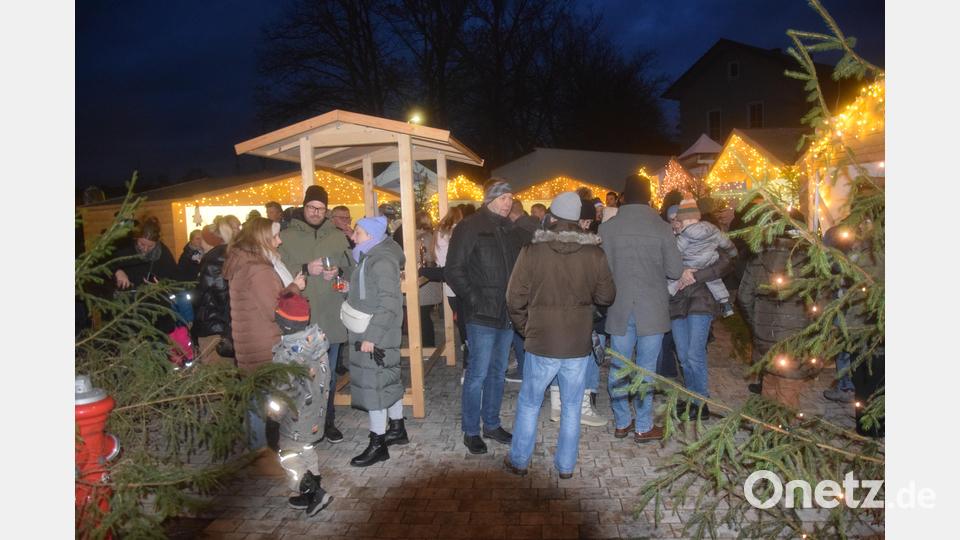 Der Weihnachtsmarkt des Turnverein. Bechtsriether und zahlreiche Besuchern aus der Umgebung genossen zwei Tage das weihnachtliche Ambiente. Bild: fz