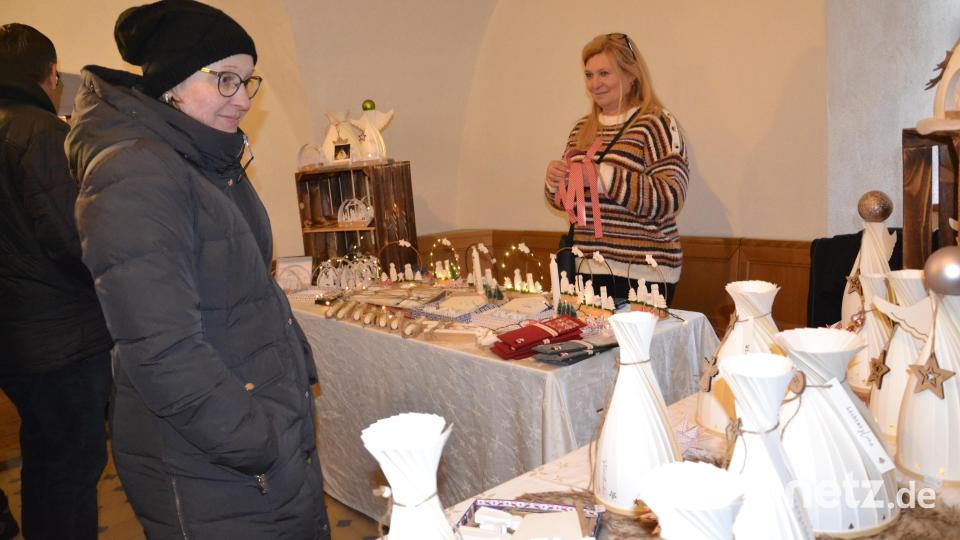 Vielfältig waren die Geschenkideen beim Weihnachtsmarkt in Burgtreswitz Bild: gi