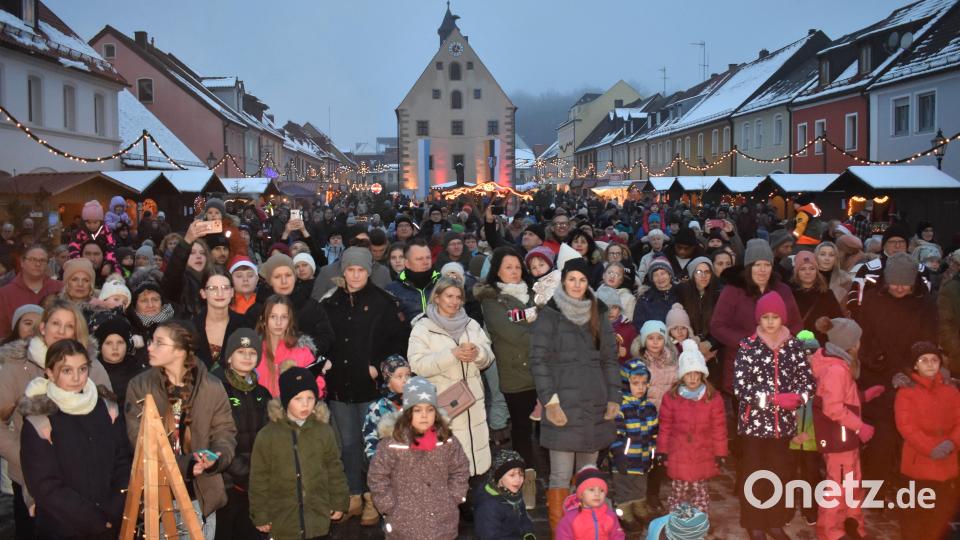 Ein Besuchermagnet ist der Grafenwöhrer Adventsmarkt, der wieder viel zu bieten hat. Bild: rgr