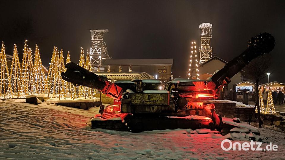 Festliche Beleuchtung wies den Besuchern den Weg zum Grubenadvent. Bild: jma