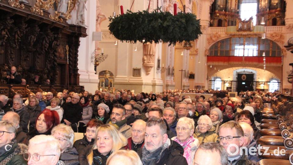 600 bis 700 Besucher kamen zu diesem Konzert in die Basilika. Bild: kro