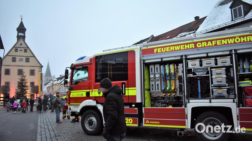 Es gibt auch eine Schau mit Feuerwehr-Fahrzeugen. Bild: rgr
