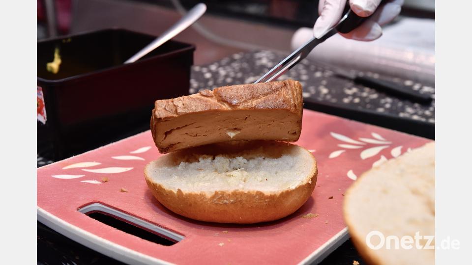 So sieht er aus, der vegane Leberkäse der Metzgerei Bär aus Sulzbach-Rosenberg. Bild: Petra Hartl