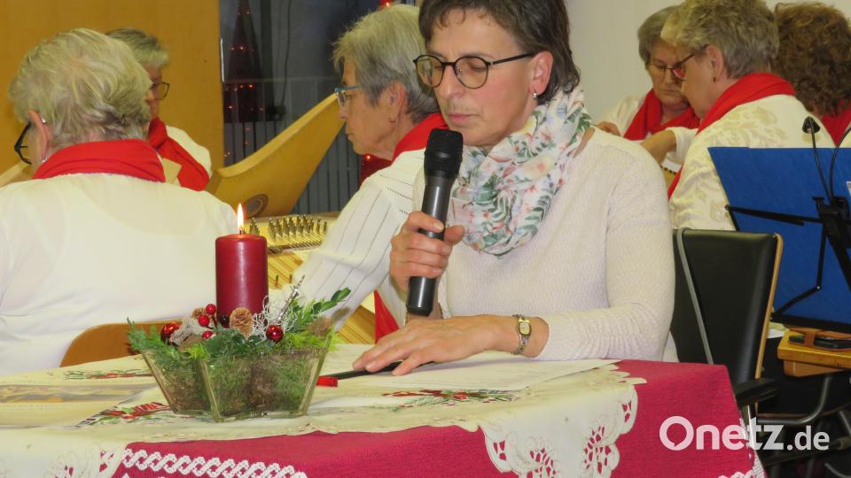 Auch Gedichte wurden vorgelesen. Bild: adj