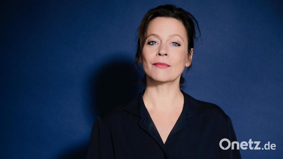 Schauspielerin und Regisseurin Jule Ronstedt (Texte) und Evelyn Hubert (Harfe) gestalten den Auftakt der Reihe des Waldsassener Kammermusikkreises. Bild: Christian Hartmann/Waldsassener Kammermusikkreis/exb
