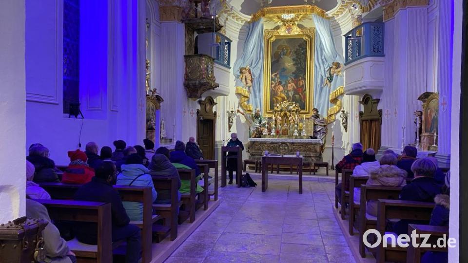 Lesung in der Kirche Bild: wec