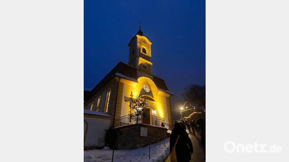 Aufstieg zum Marktgeschehen auf dem von-Eyb&#039;schen Gutshof, vorbei an der Johanneskirche Bild: wec